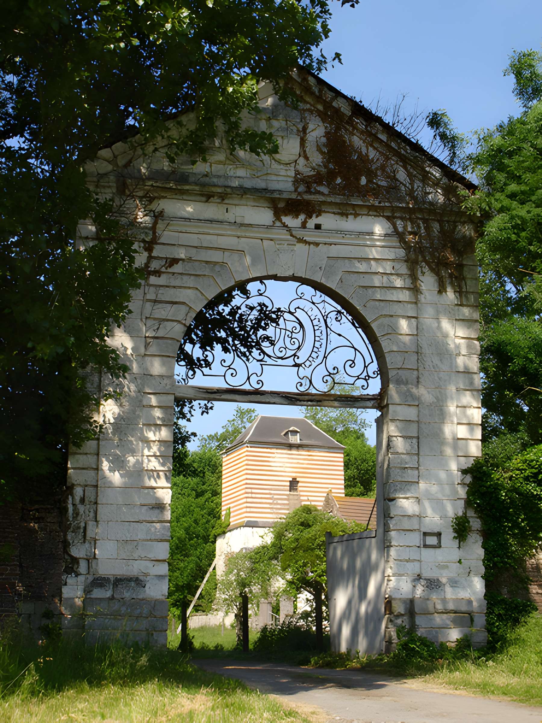 Abbaye Saint-Josse de Dommartin 