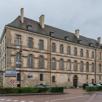 Abbaye Saint-Léonard de Corbigny