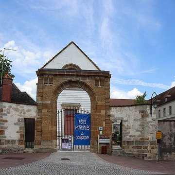 Abbaye Saint-Léonard de Corbigny