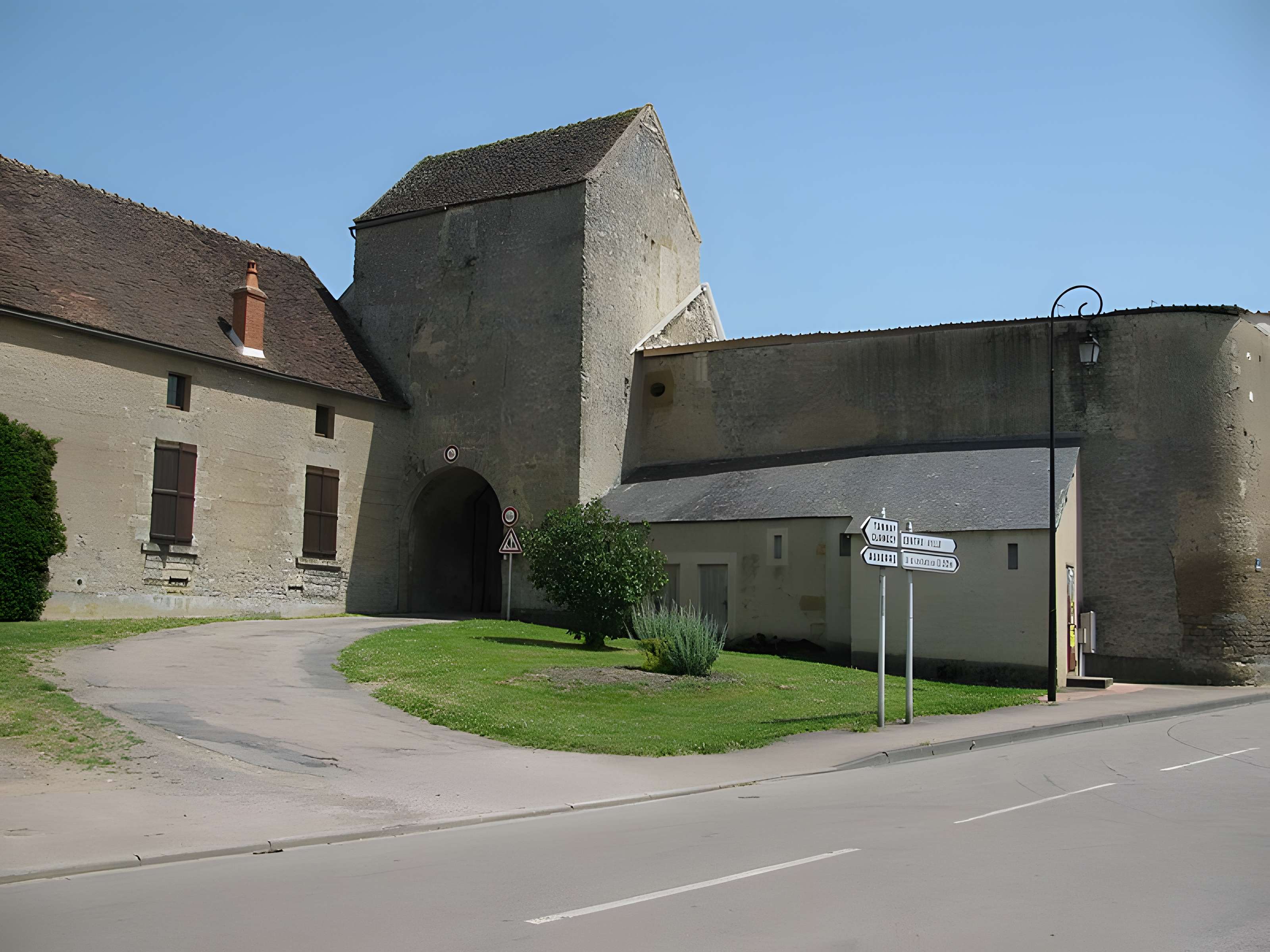Abbaye Saint-Léonard de Corbigny