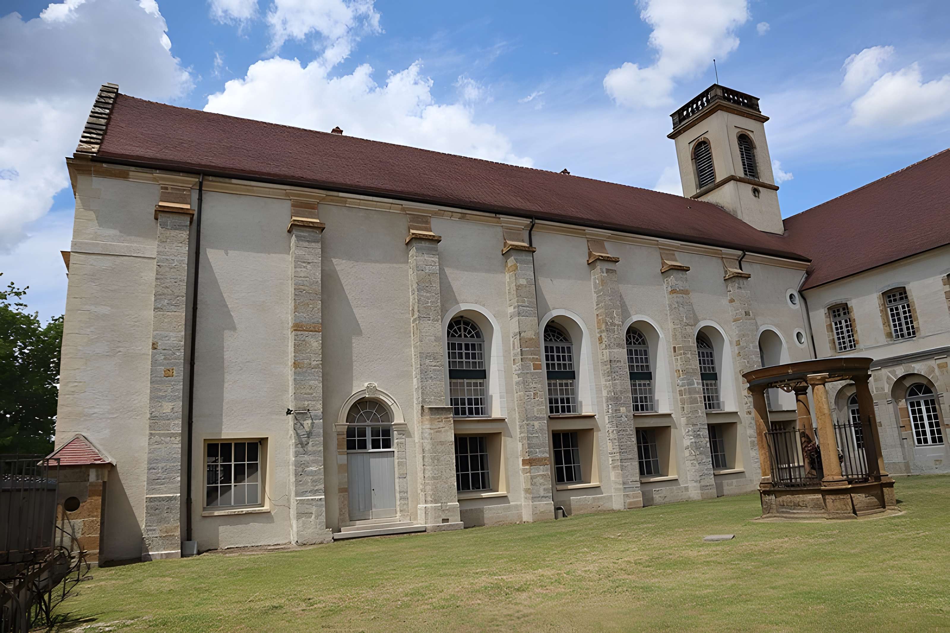 Abbaye Saint-Léonard de Corbigny