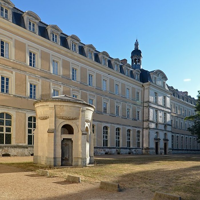 Photo de Ancienne abbaye Saint-Vincent, actuellement lycée Bellevue