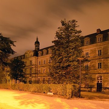 Ancienne abbaye Saint-Vincent, actuellement lycée Bellevue
