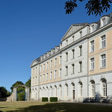 Ancienne abbaye Saint-Vincent, actuellement lycée Bellevue