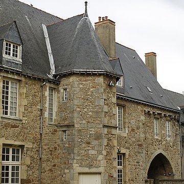 Ancienne abbaye Saint-Vincent, actuellement lycée Bellevue