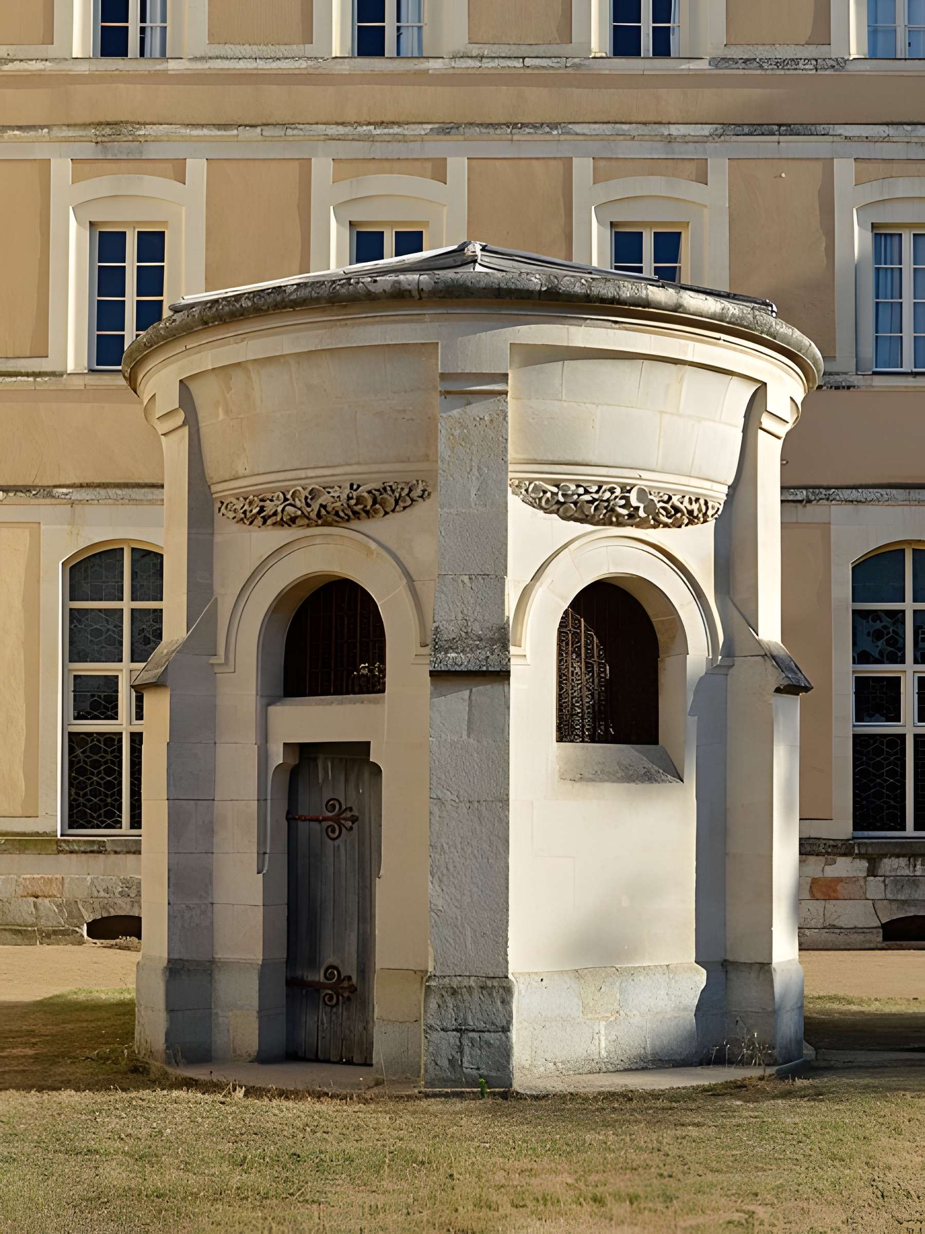 Ancienne abbaye Saint-Vincent, actuellement lycée Bellevue