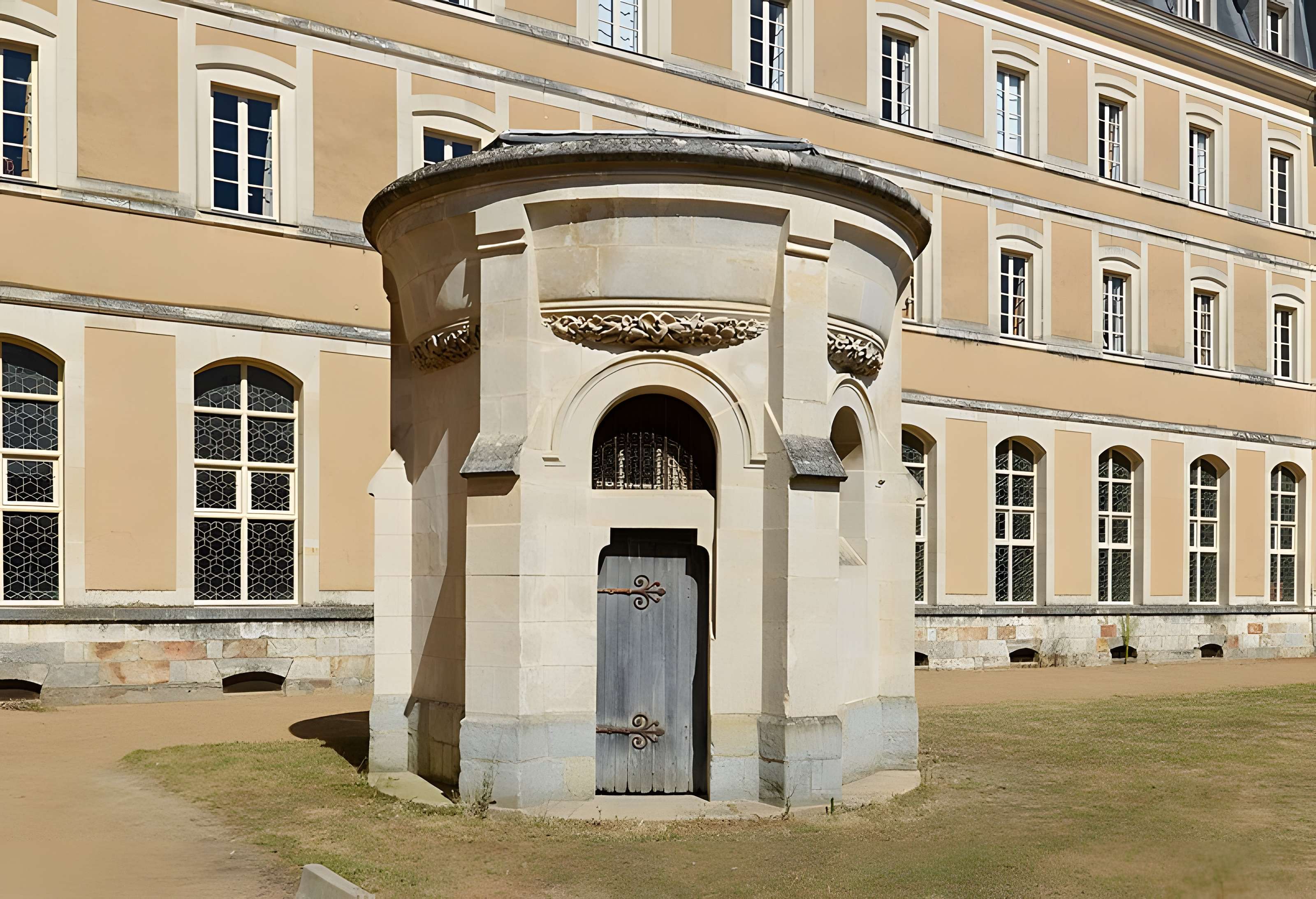 Ancienne abbaye Saint-Vincent, actuellement lycée Bellevue