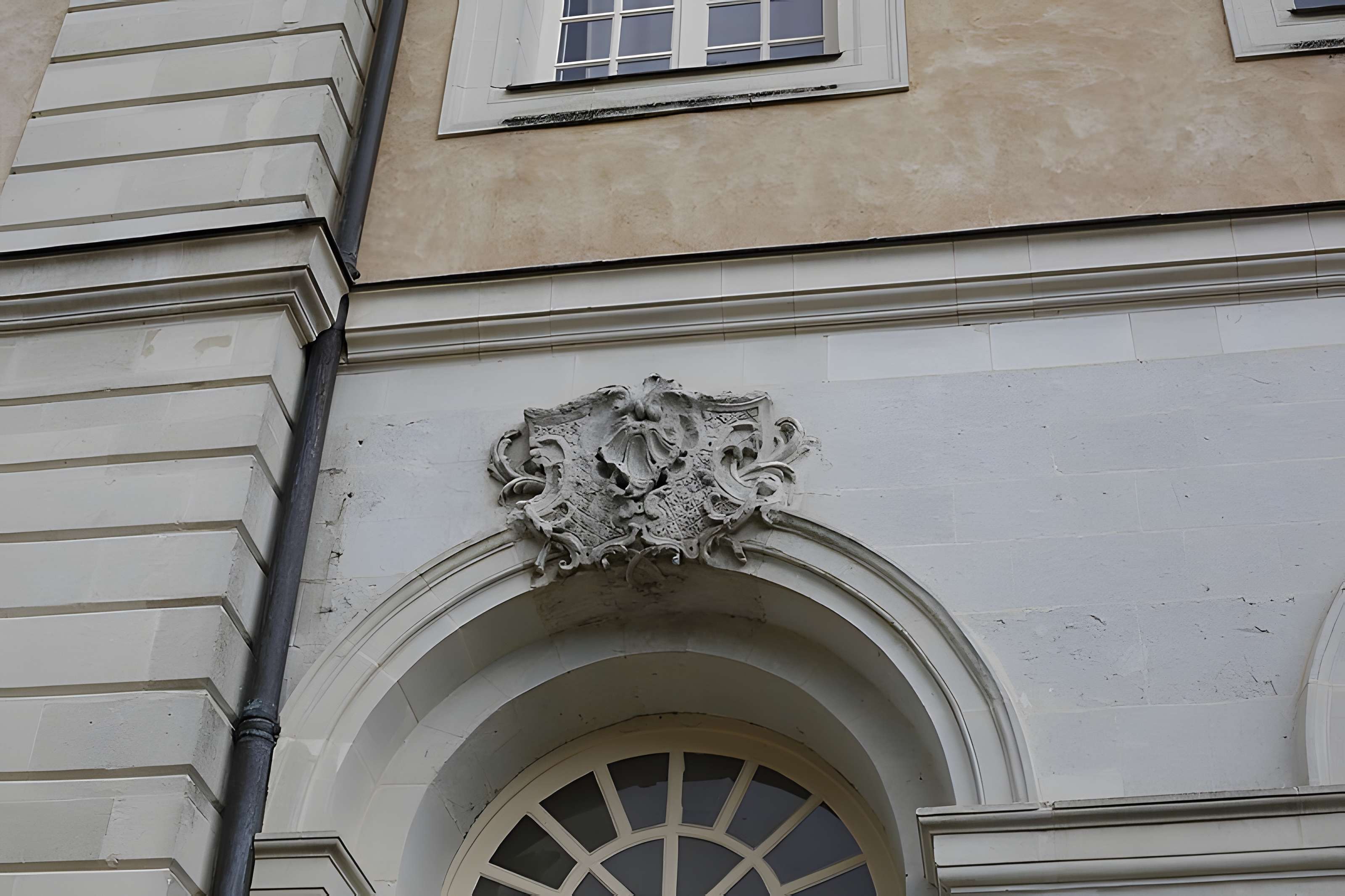 Ancienne abbaye Saint-Vincent, actuellement lycée Bellevue