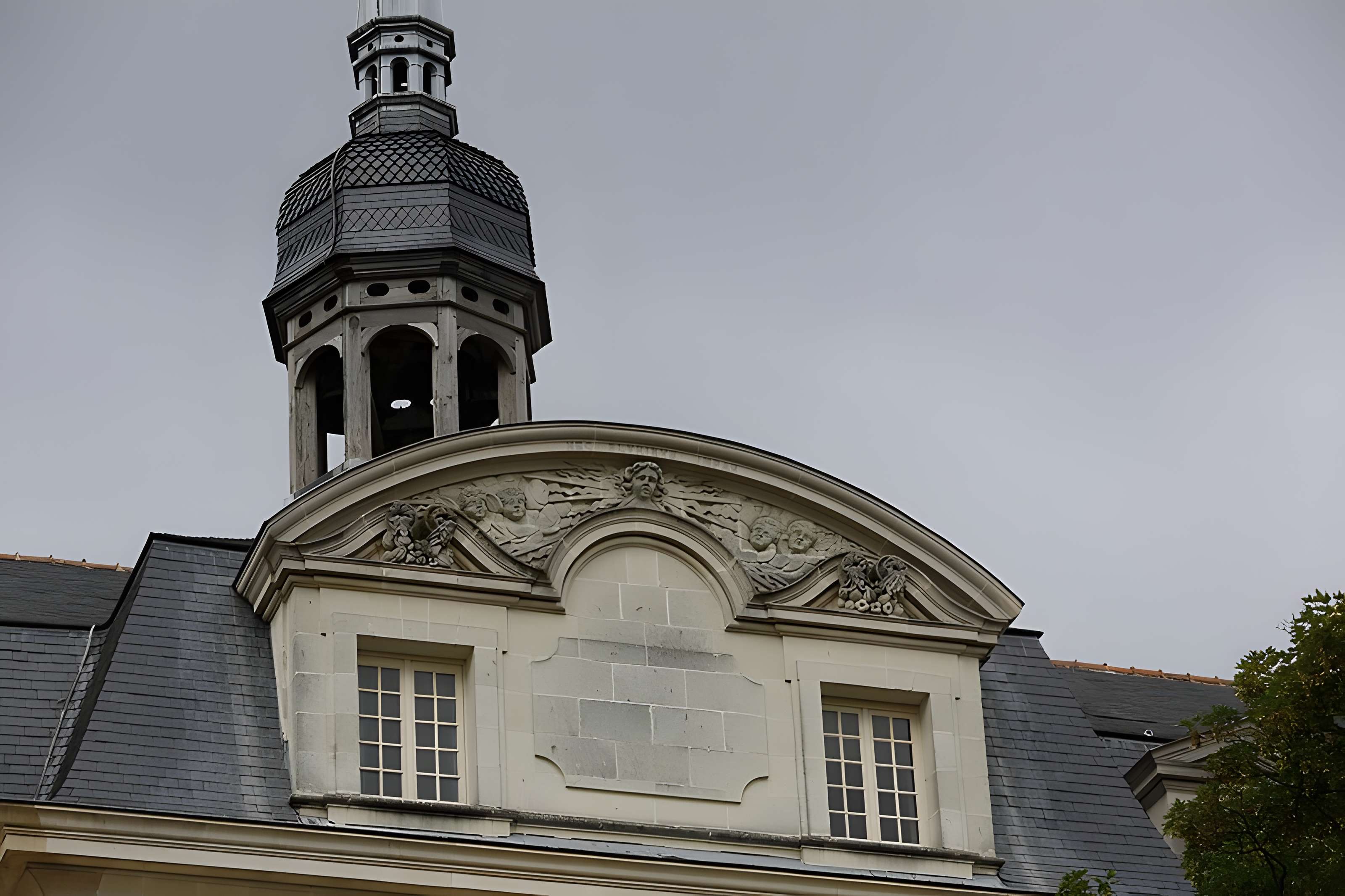 Ancienne abbaye Saint-Vincent, actuellement lycée Bellevue