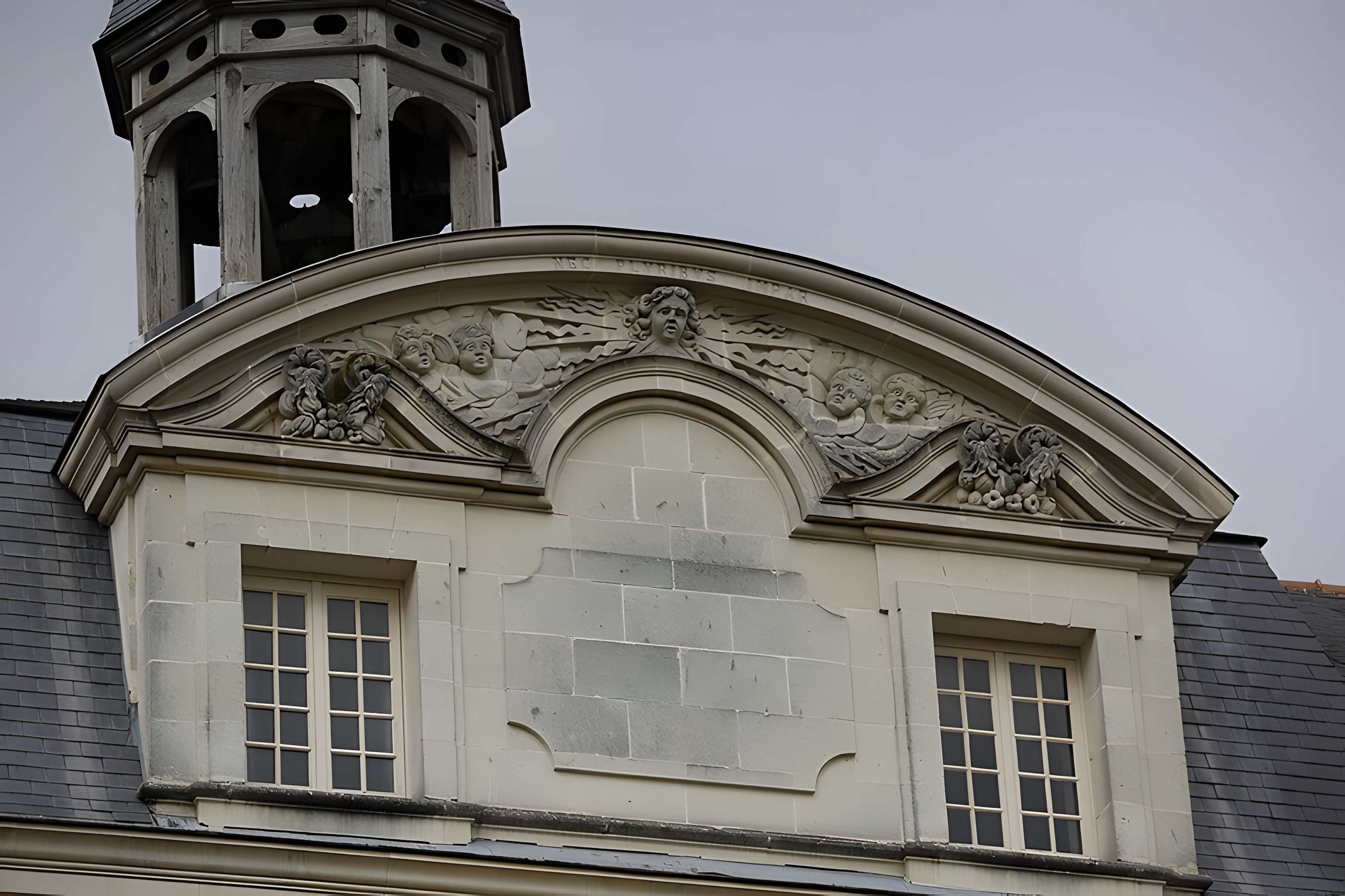 Ancienne abbaye Saint-Vincent, actuellement lycée Bellevue