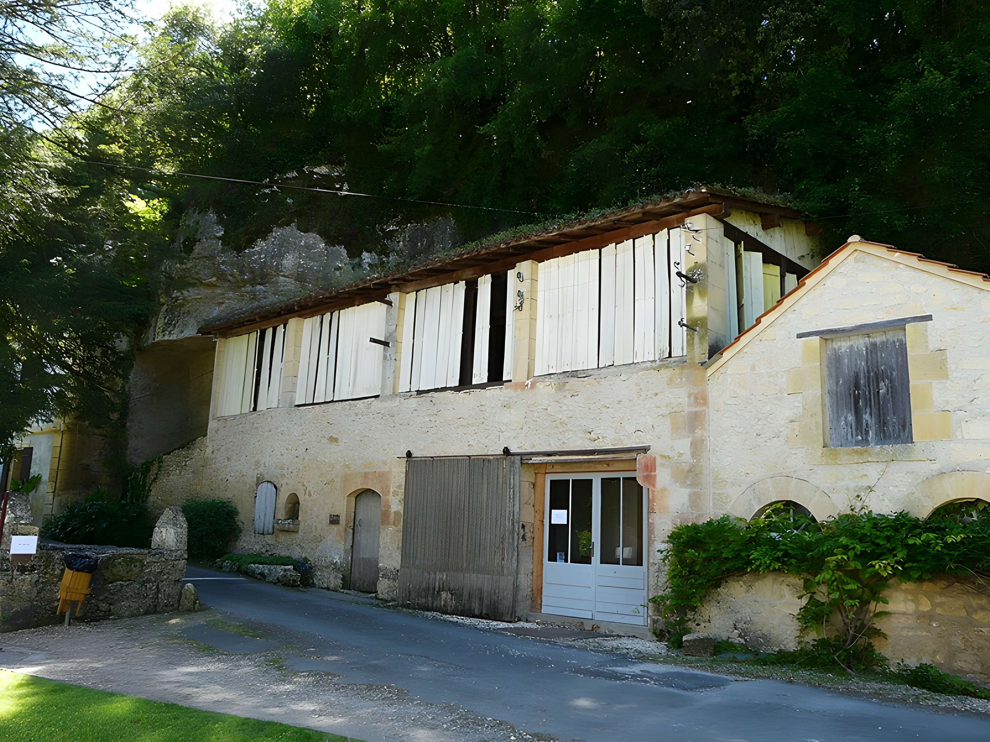 Anciennes papeteries de Couze-et-Saint-Front