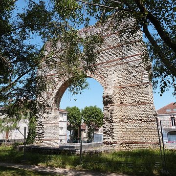 Arc de Diane à Cahors