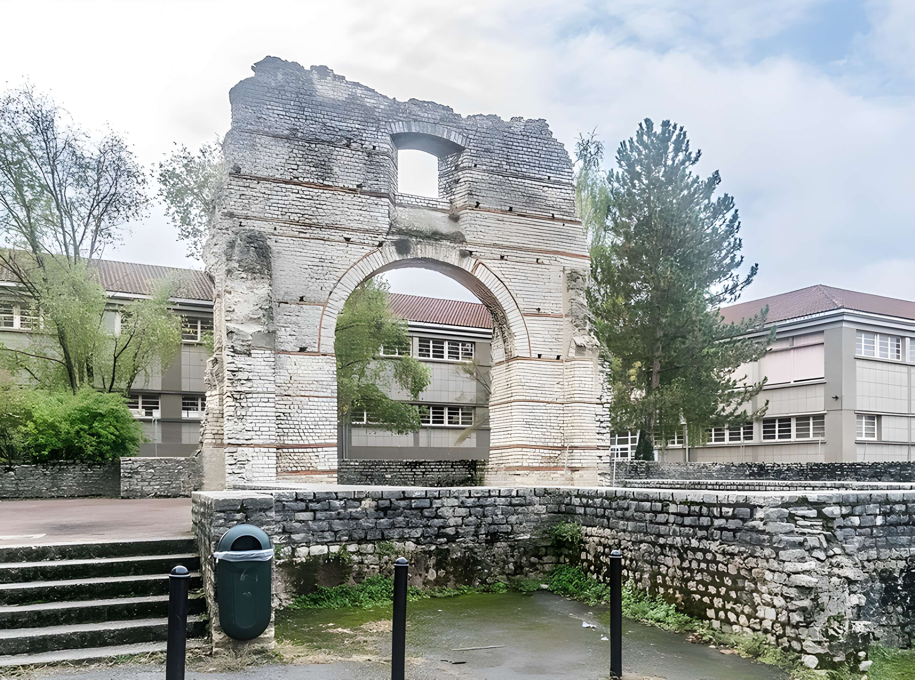 Arc de Diane à Cahors