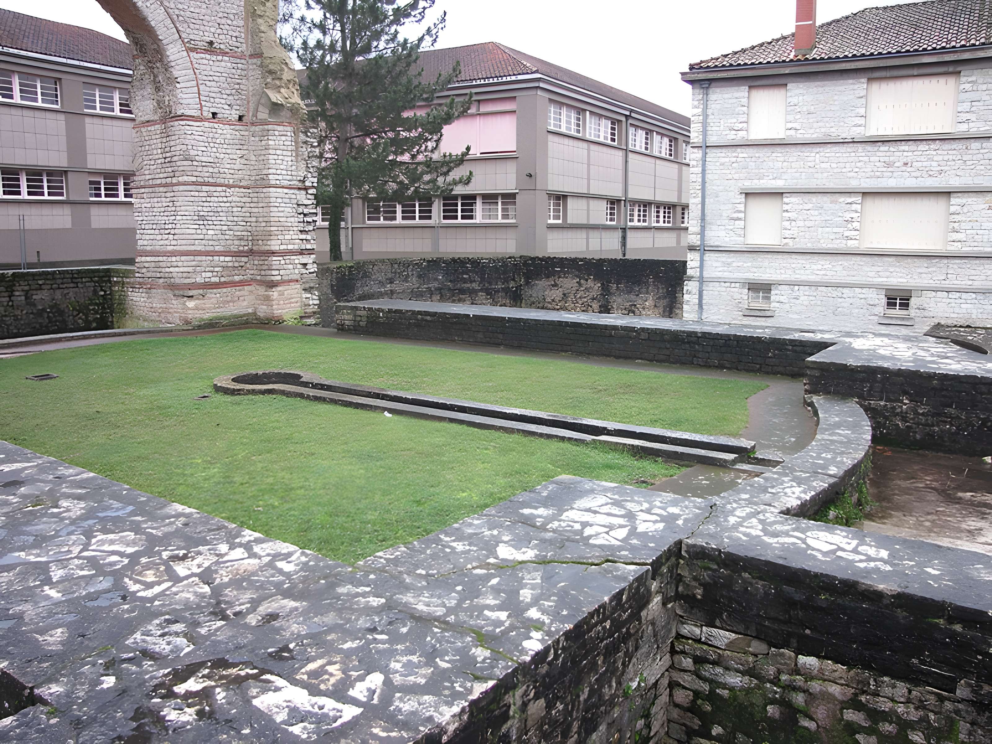 Arc de Diane à Cahors