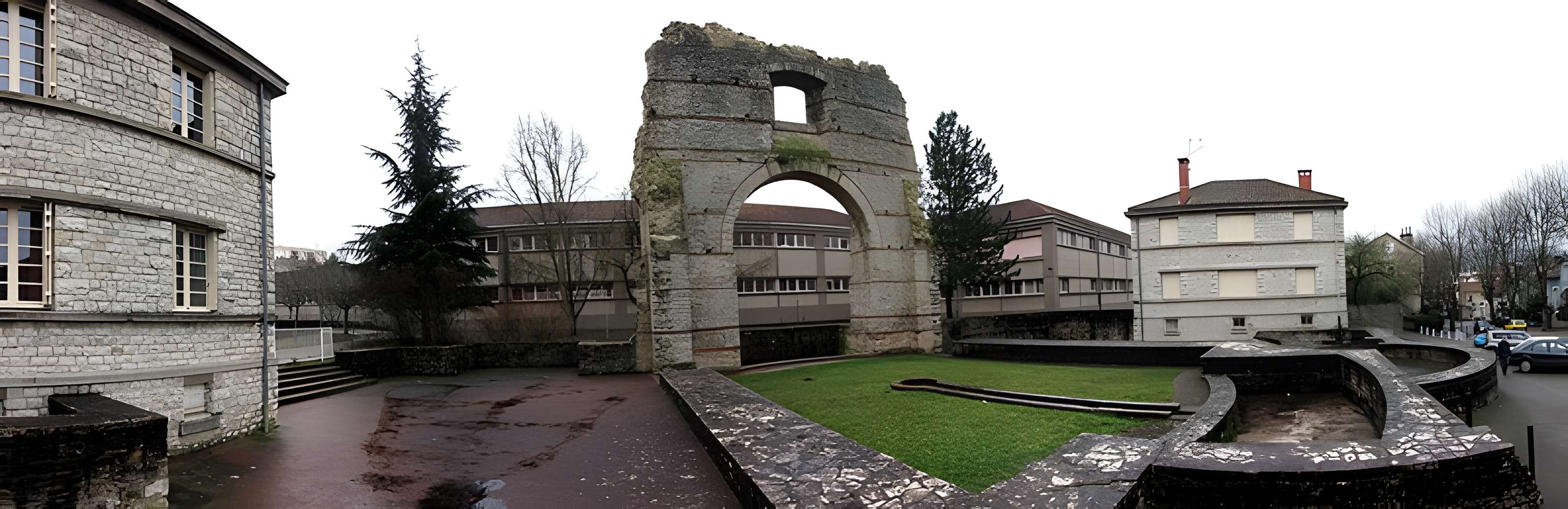 Arc de Diane à Cahors