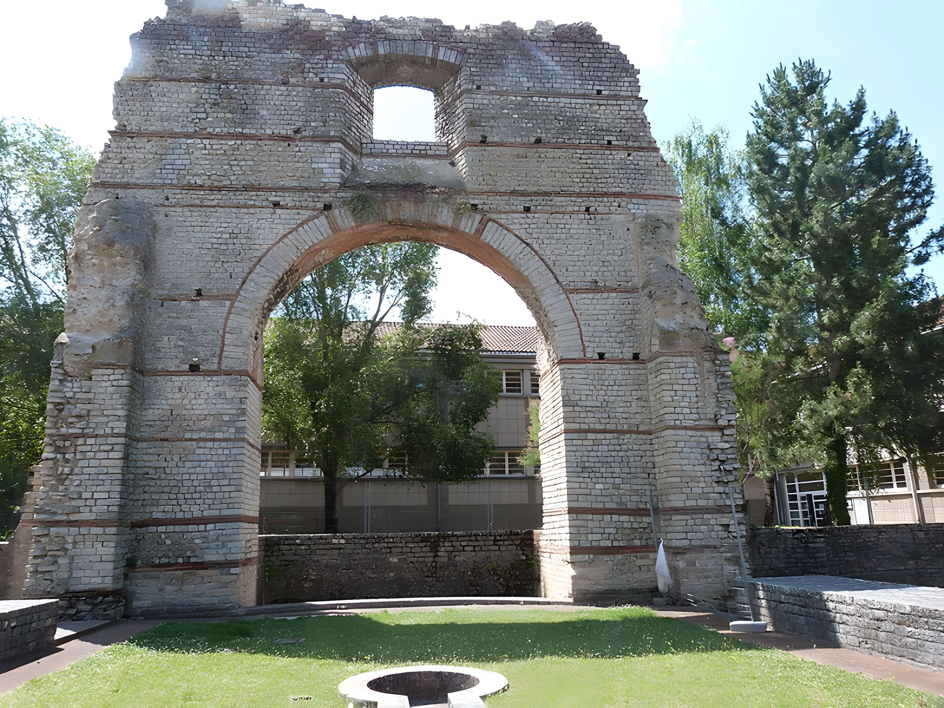 Arc de Diane à Cahors