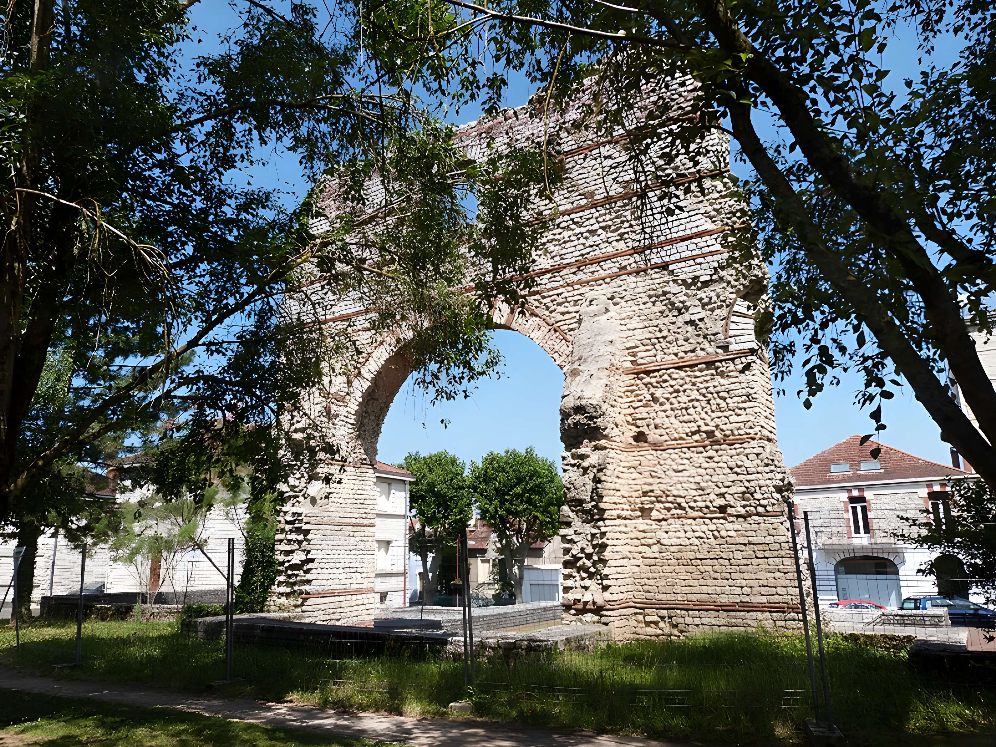Arc de Diane à Cahors