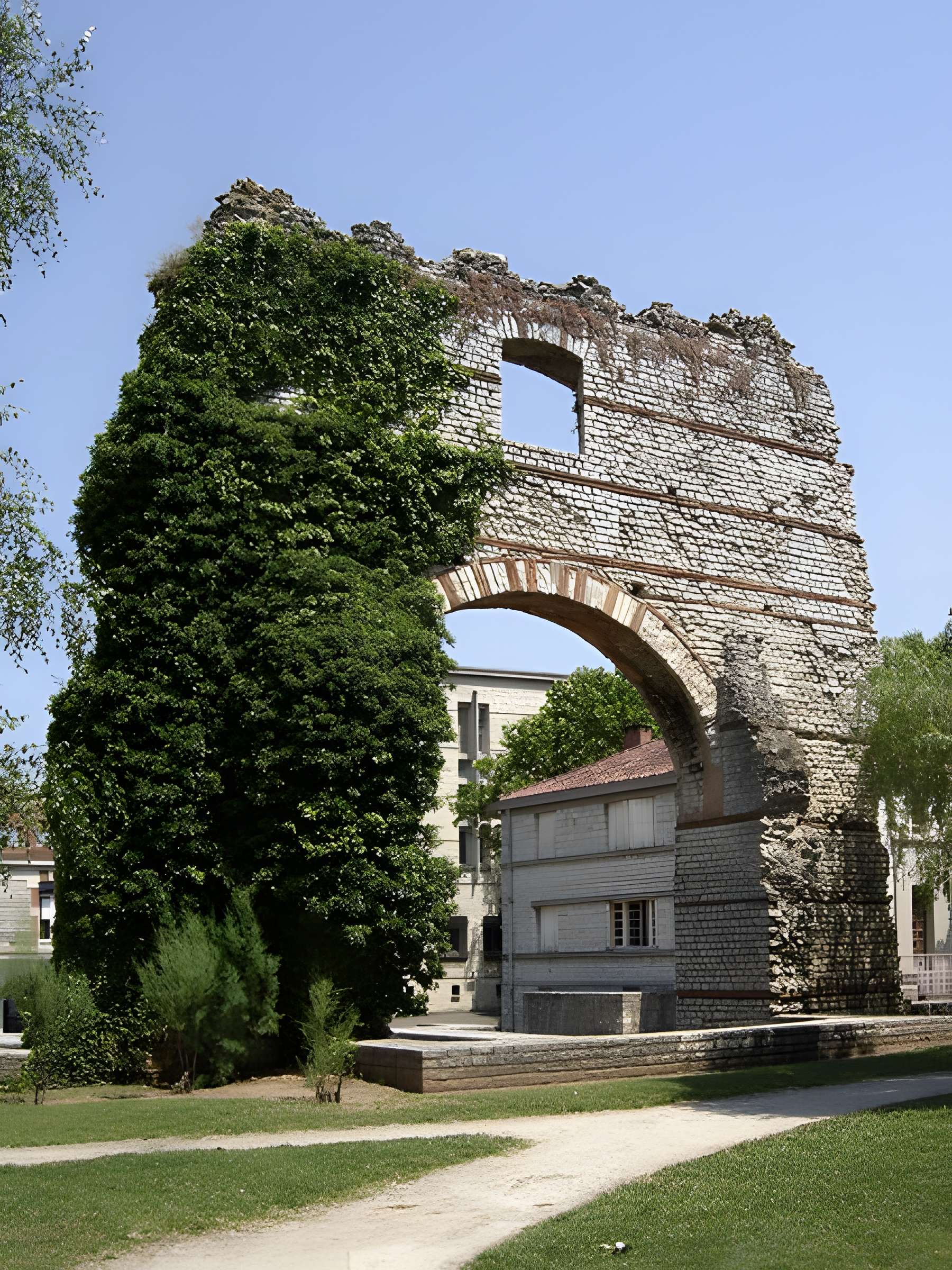 Arc de Diane à Cahors 