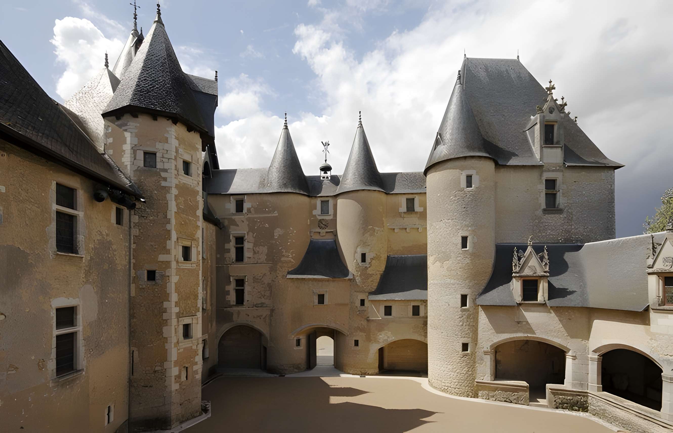Château de Fougères-sur-Bièvre