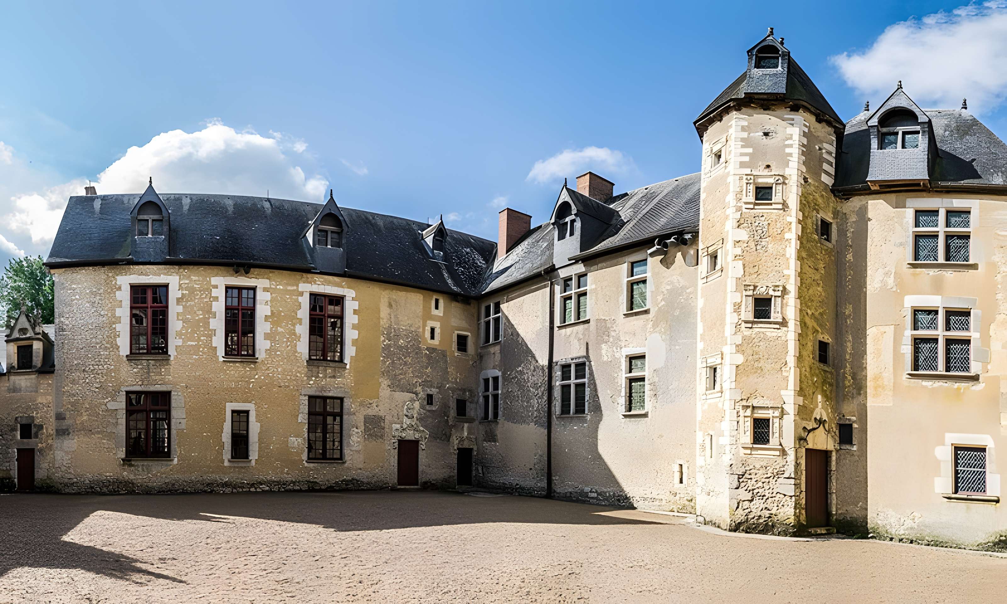 Château de Fougères-sur-Bièvre