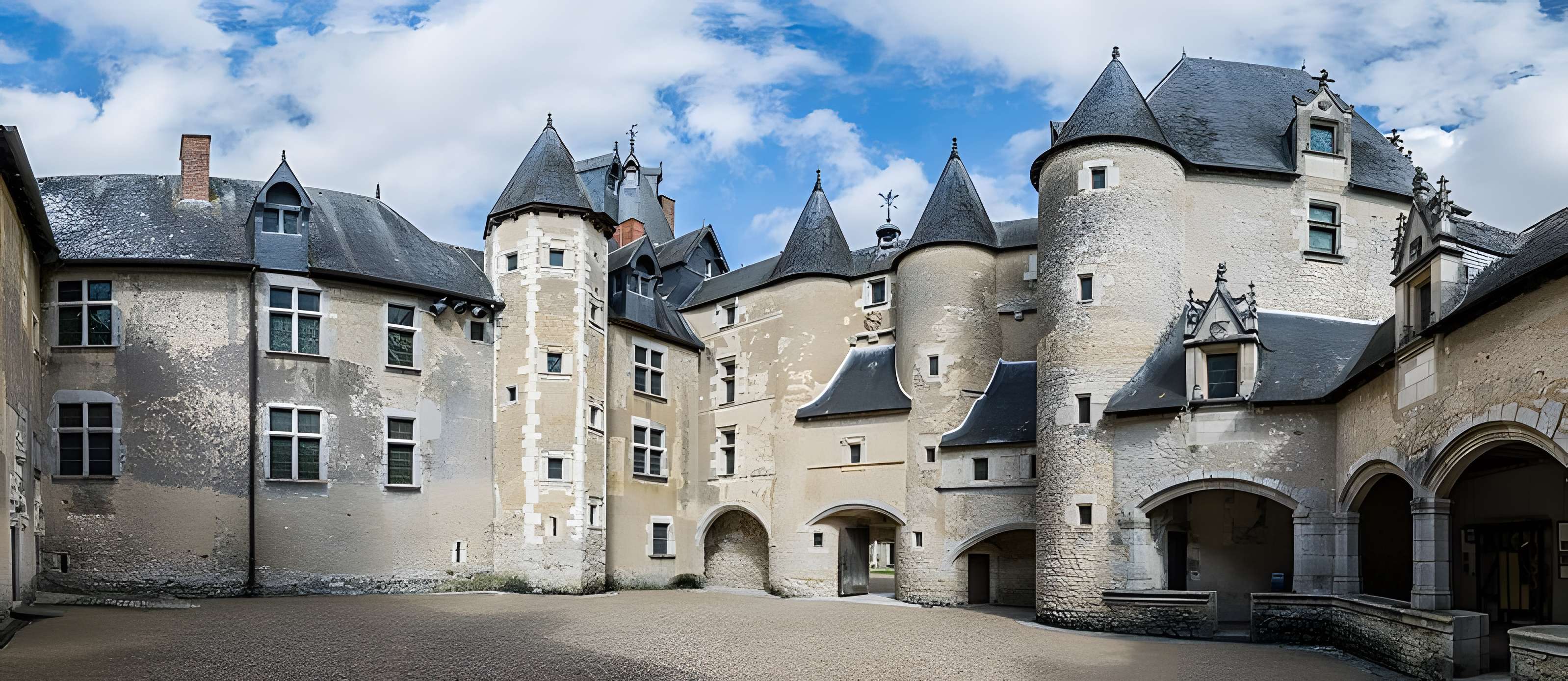 Château de Fougères-sur-Bièvre