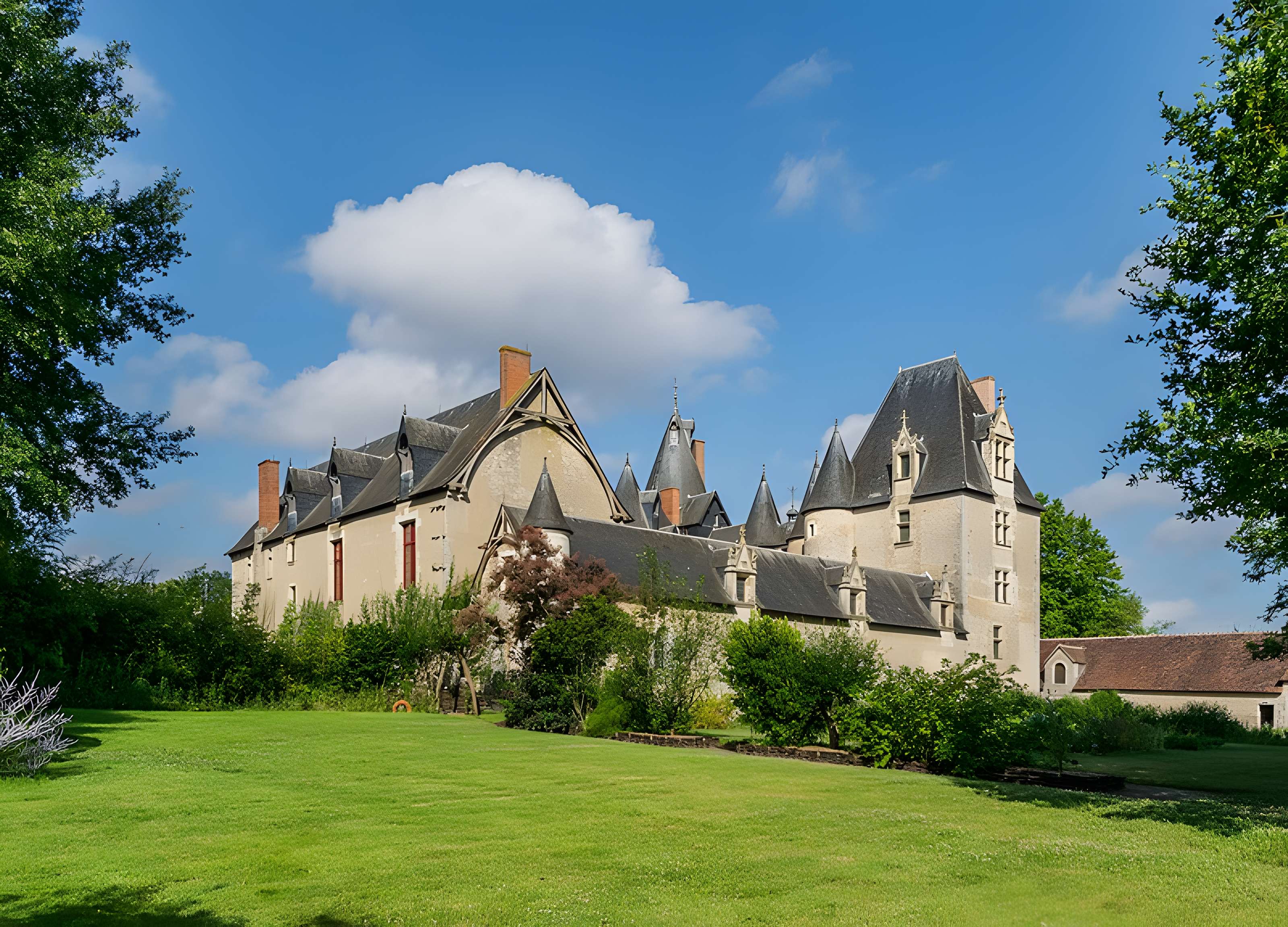 Château de Fougères-sur-Bièvre