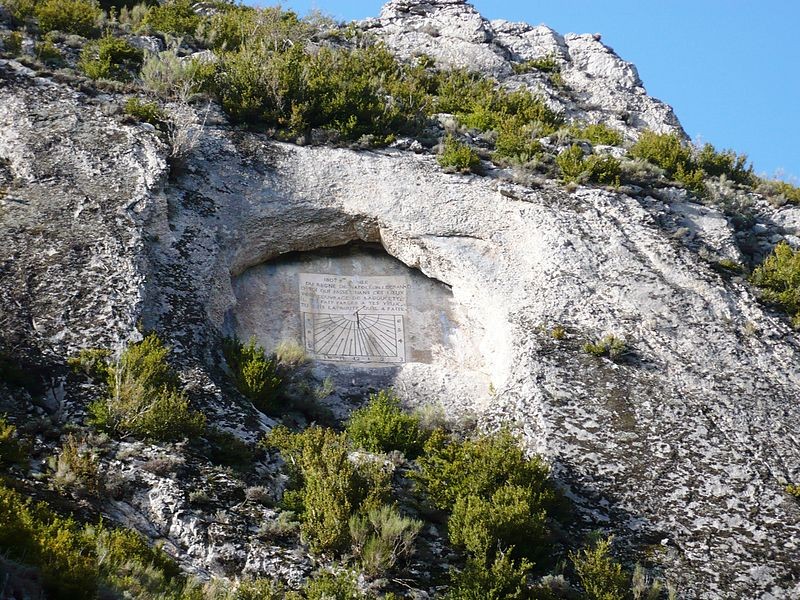 Photo de Cadran solaire du col de Cabre à La Beaume