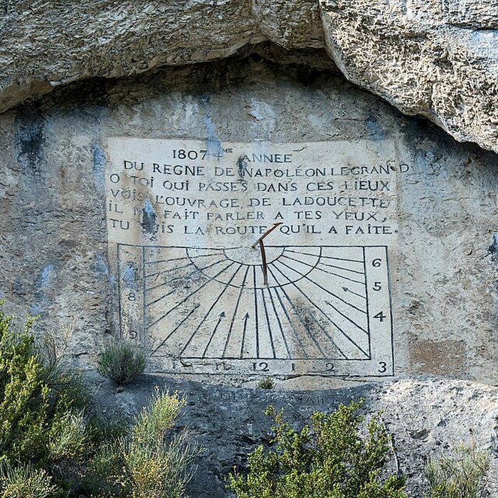 Photo de Cadran solaire du col de Cabre à La Beaume