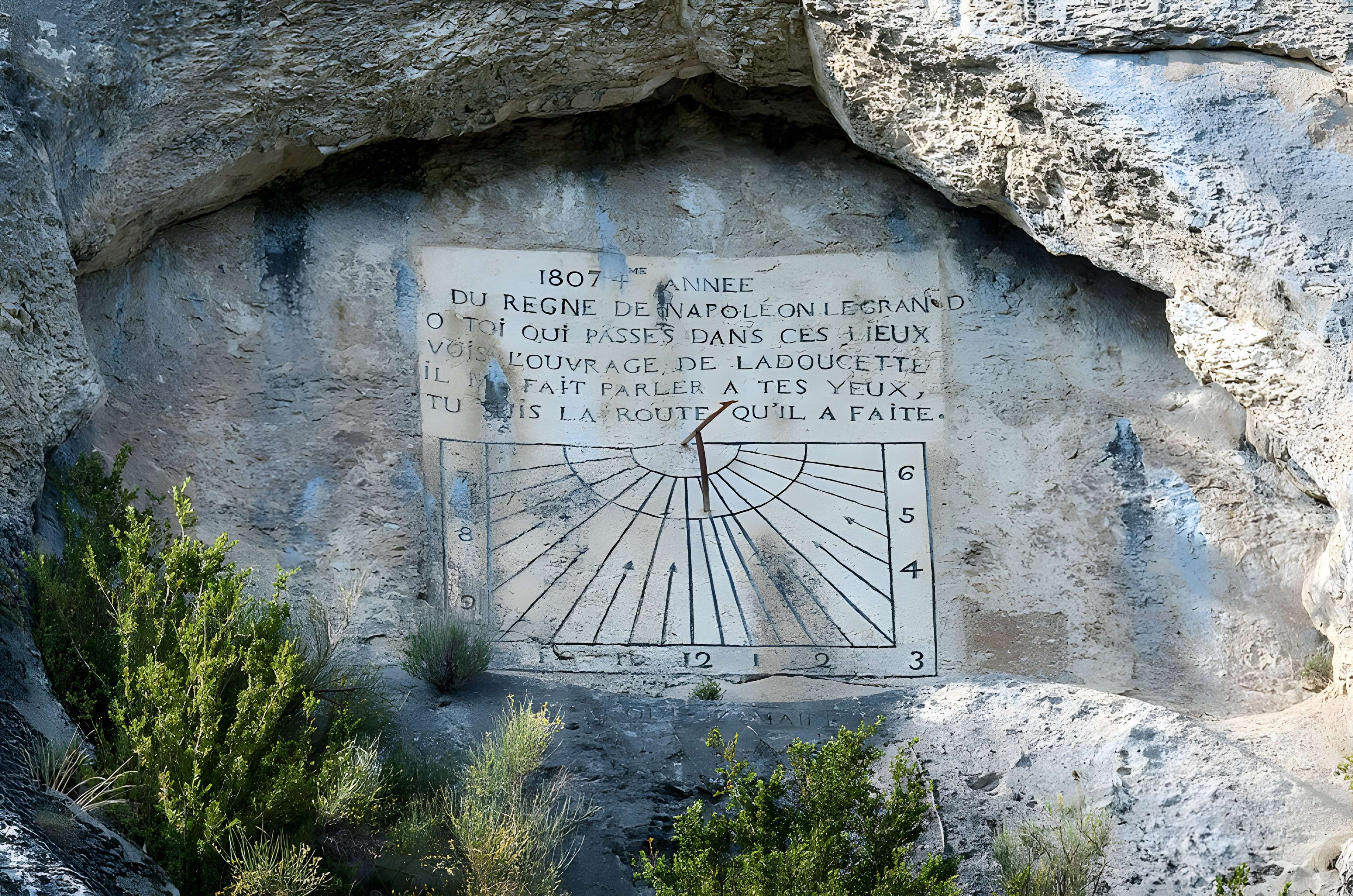 Cadran solaire du col de Cabre à La Beaume