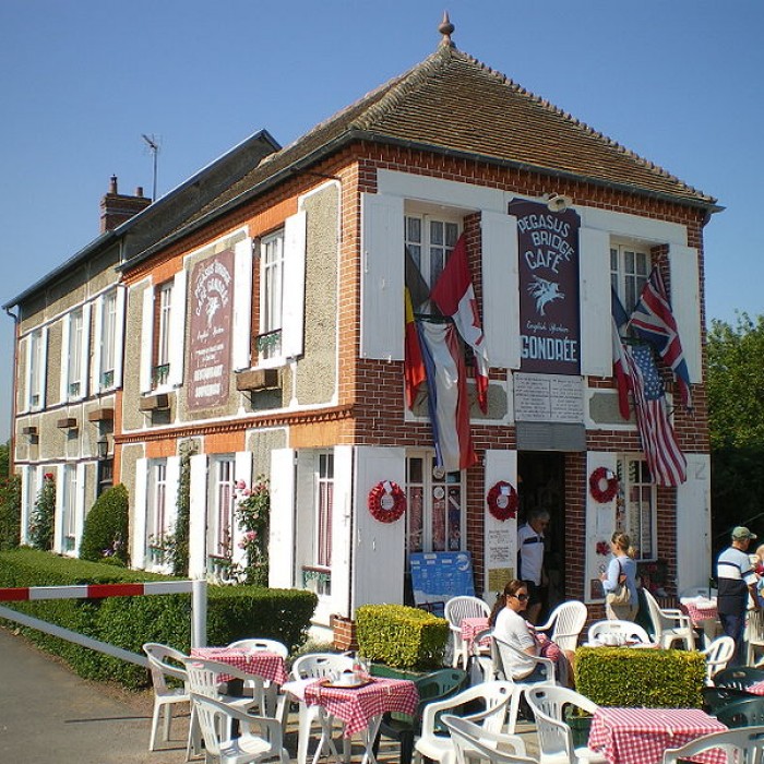 Photo de Café Gondrée à Bénouville