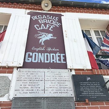 Café Gondrée à Bénouville