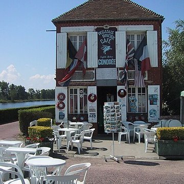 Café Gondrée à Bénouville