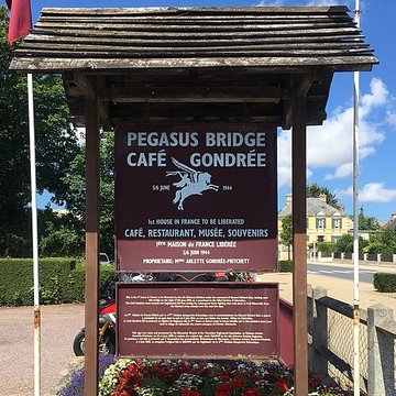 Café Gondrée à Bénouville