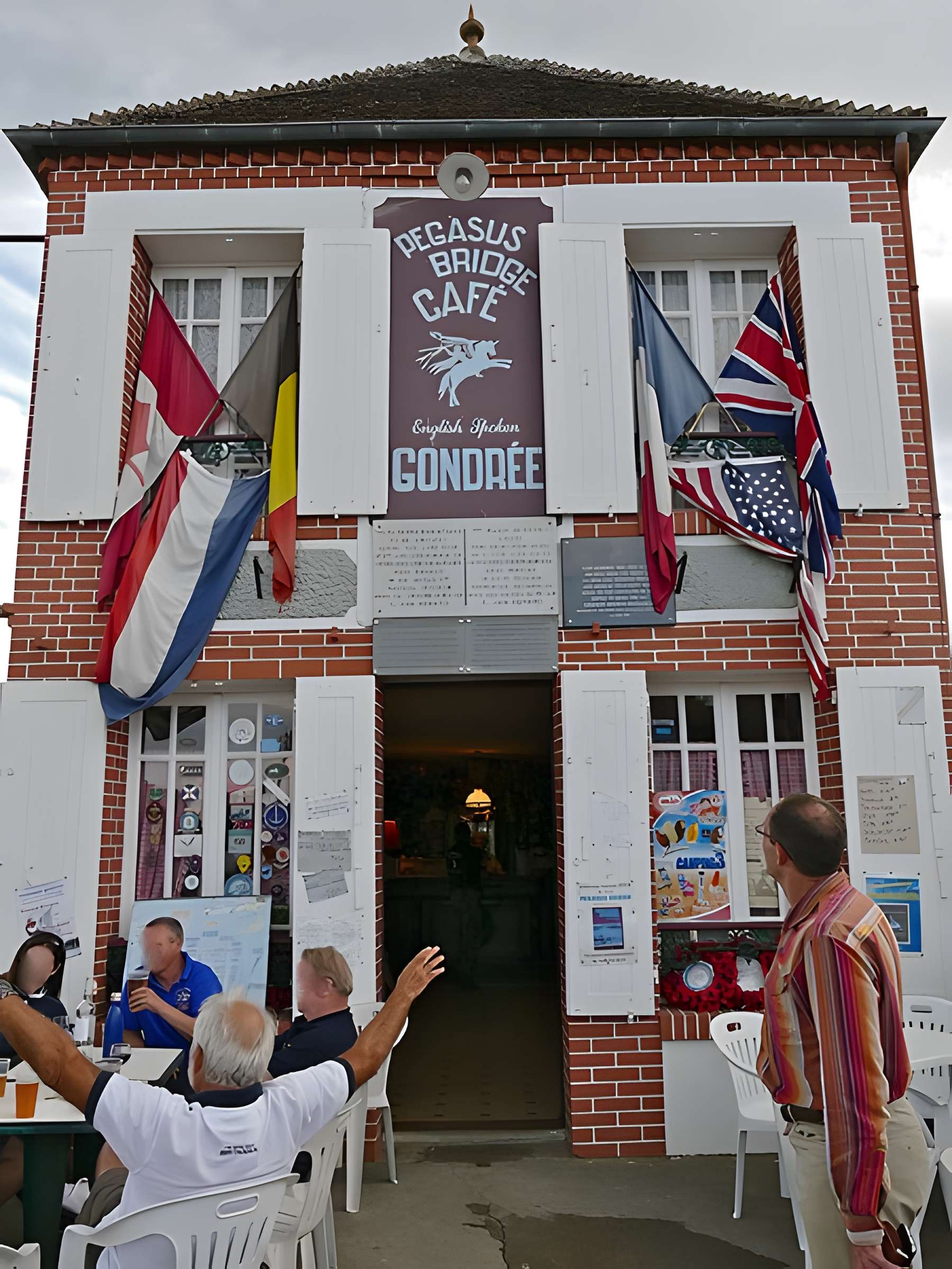 Café Gondrée à Bénouville