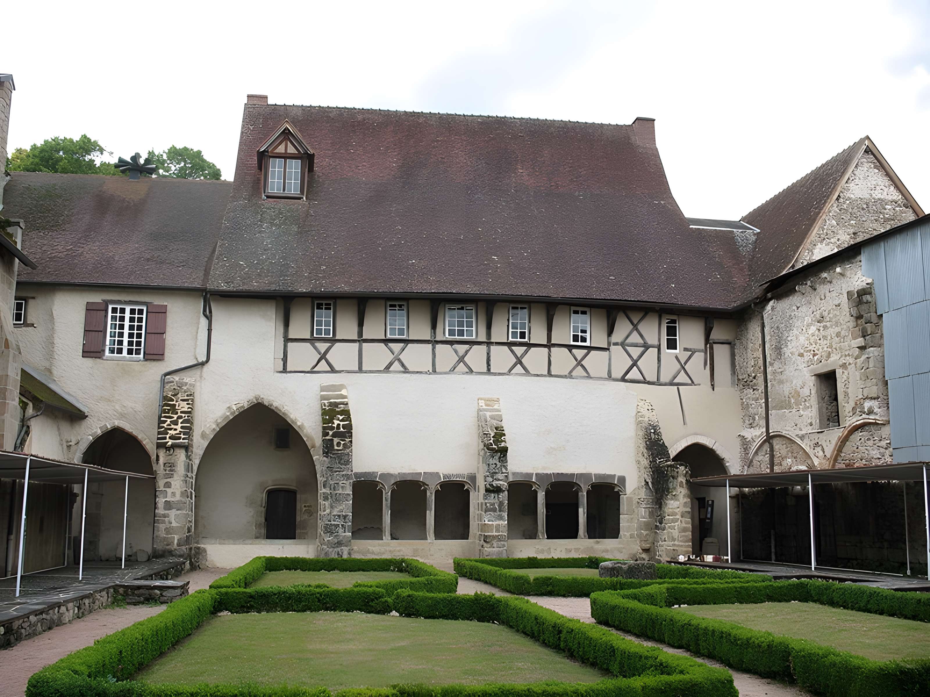 Abbaye de Menat