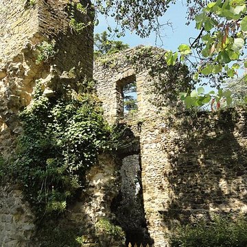 Château de Fresnay-sur-Sarthe