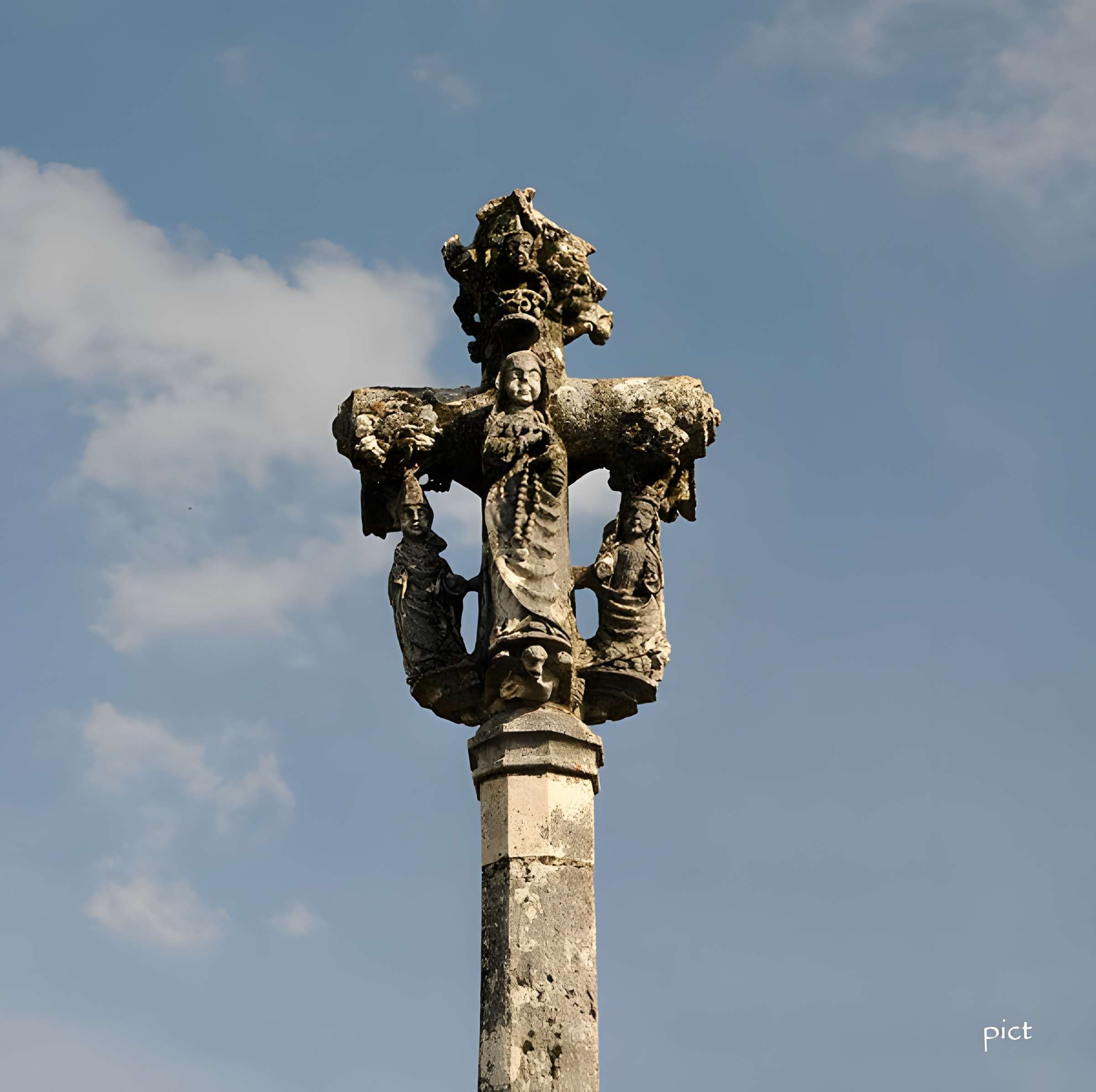 Calvaire de Dingier à Salavre 