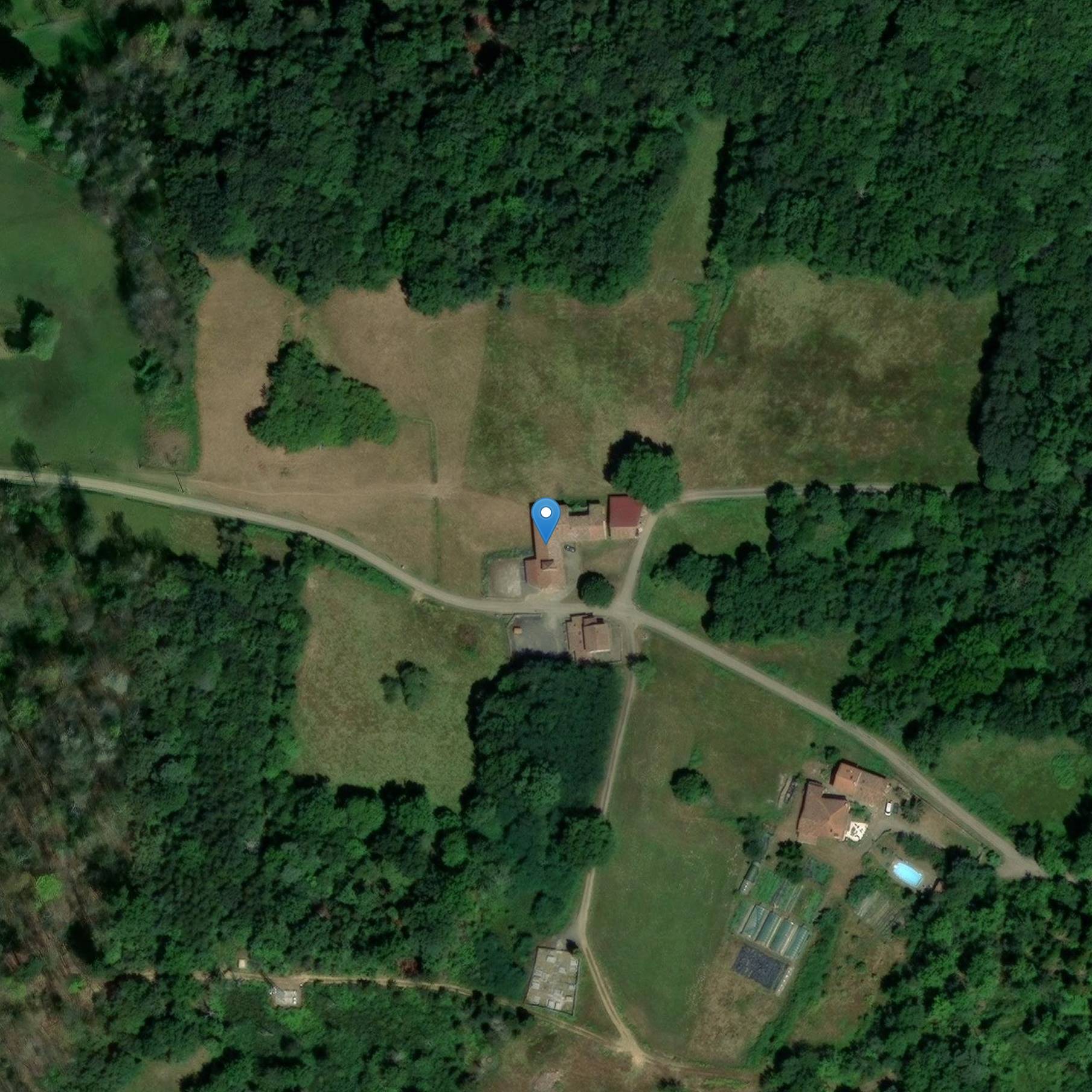 Photo de 聖ノム・デ・マリー・ド・マヴエジン・デ・シンテ・クロワ教会