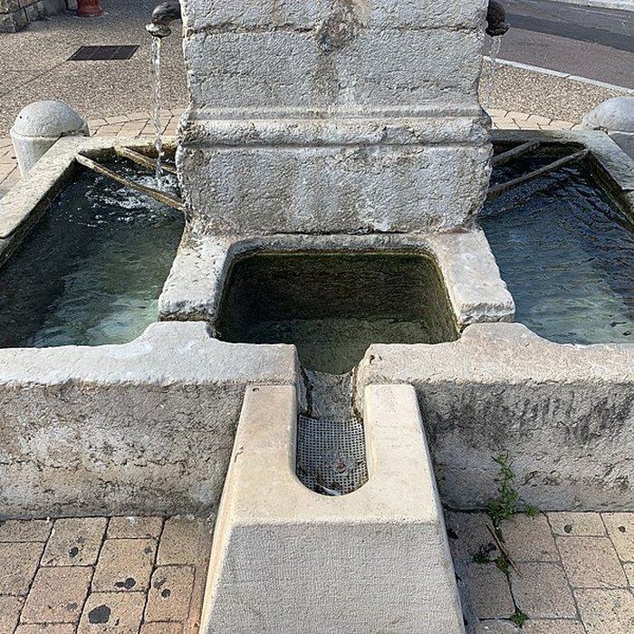Photo de Calvaire-fontaine de Miribel