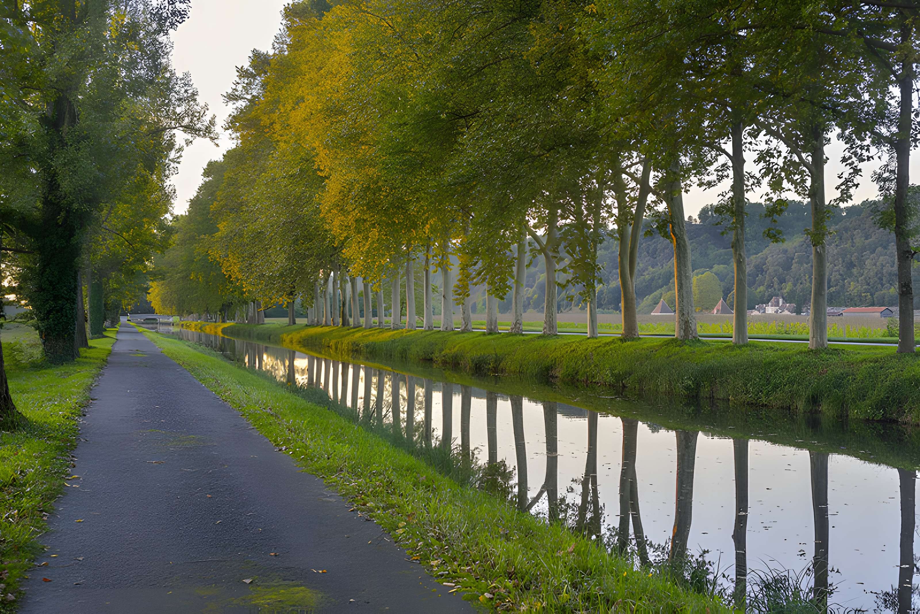 Canal de Lalinde à Baneuil