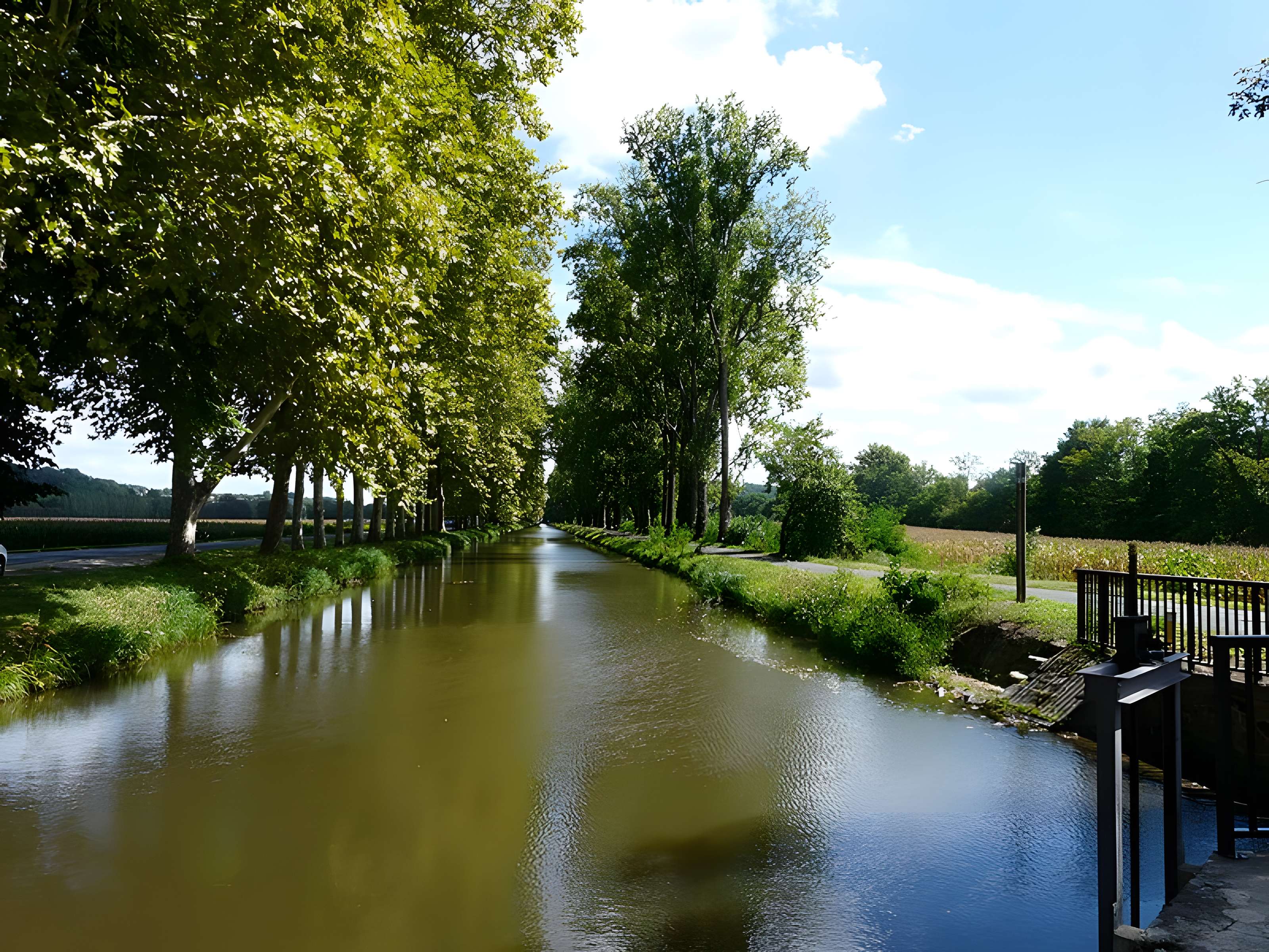 Canal de Lalinde à Baneuil