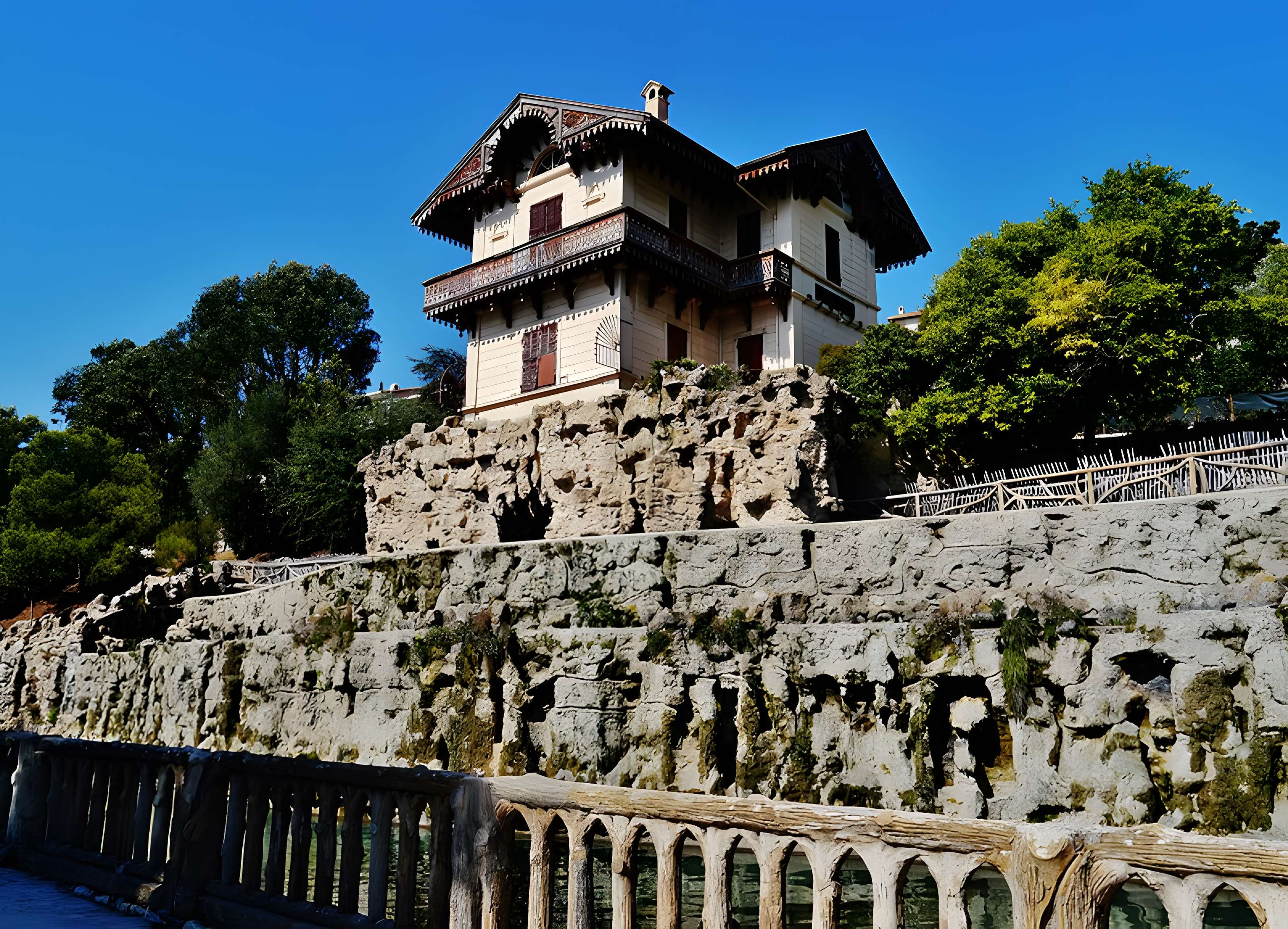 Cascade de Gairaut, ouvrage terminal du canal de la Vésubie
