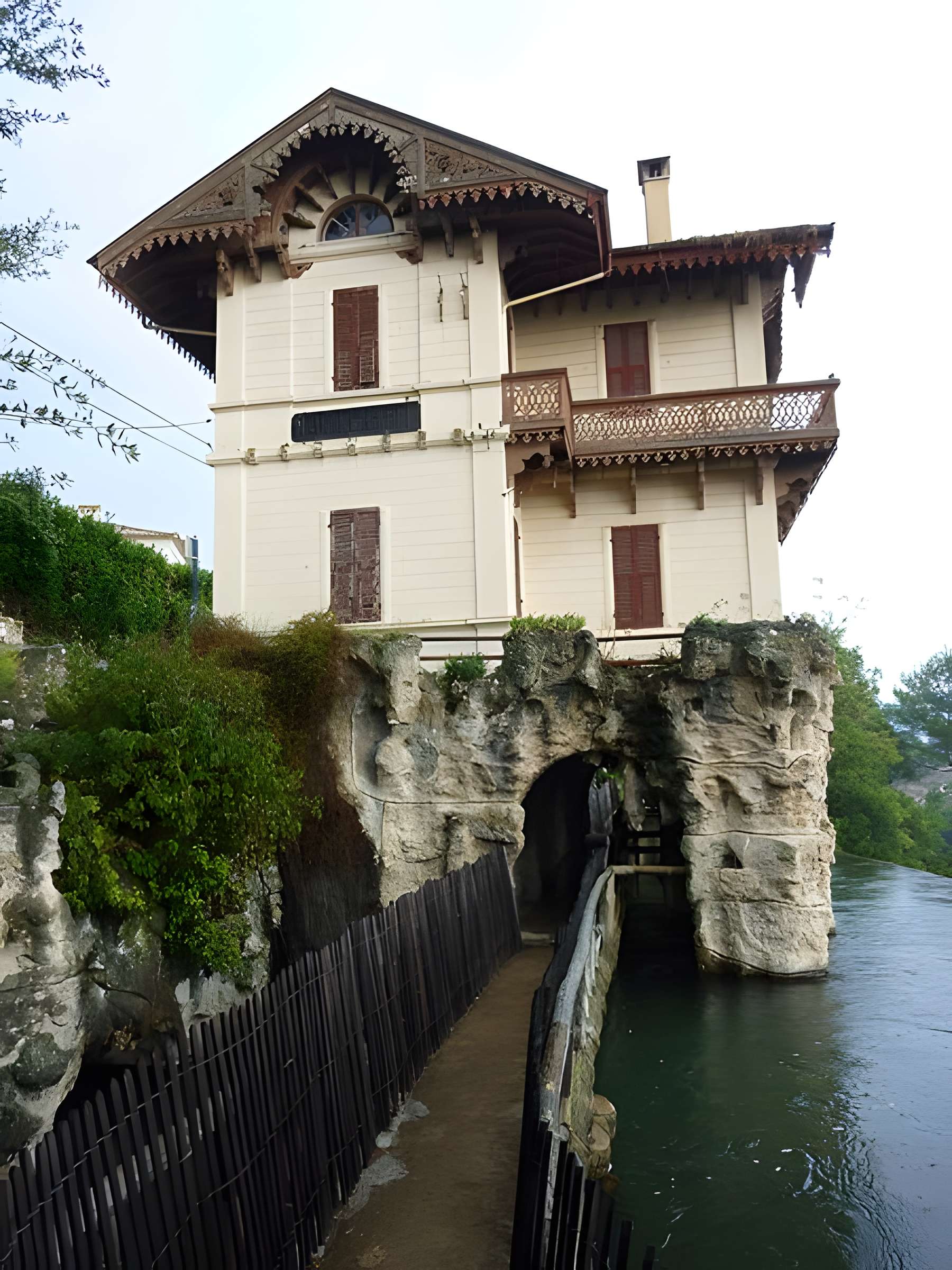 Cascade de Gairaut, ouvrage terminal du canal de la Vésubie