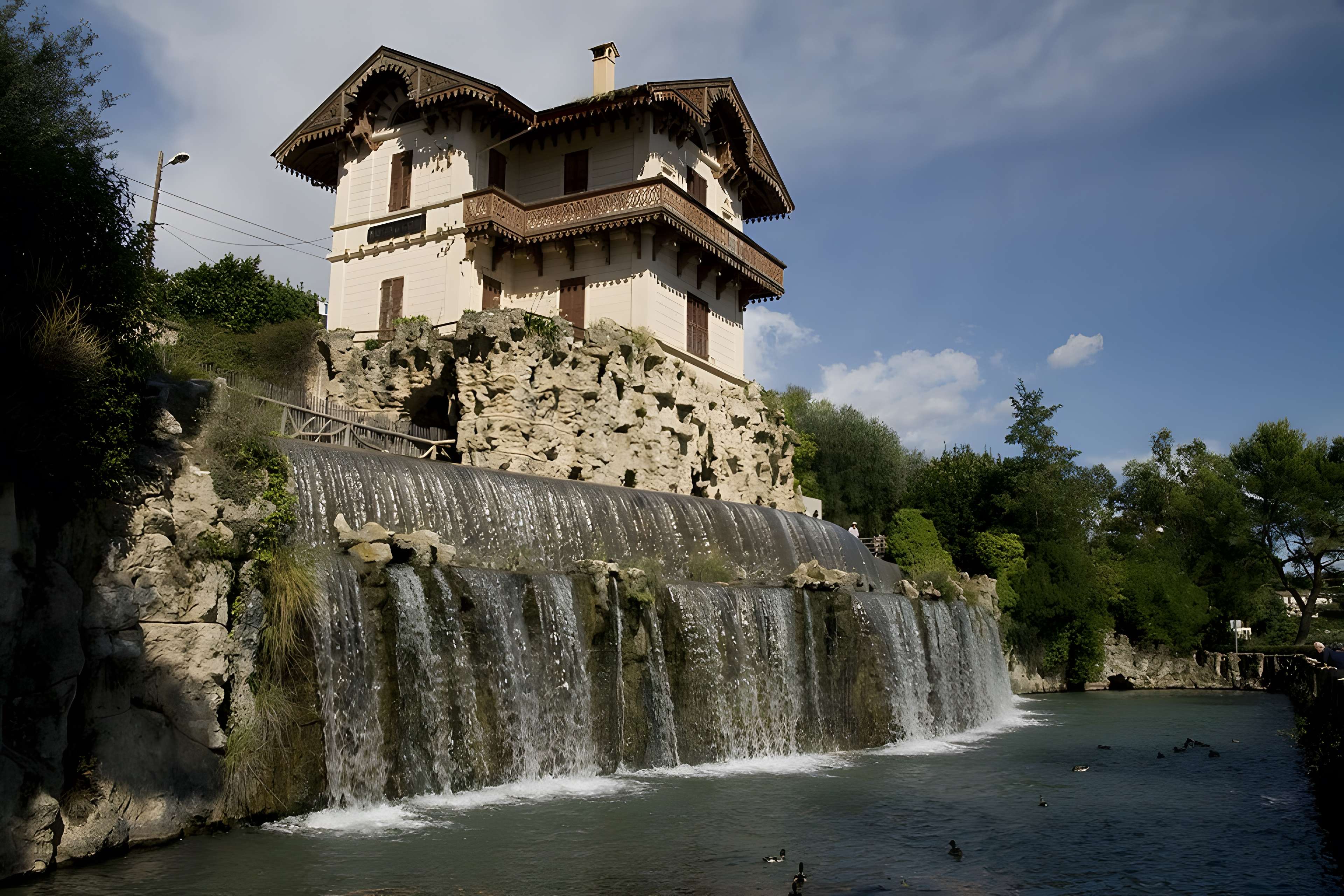 Cascade de Gairaut, ouvrage terminal du canal de la Vésubie