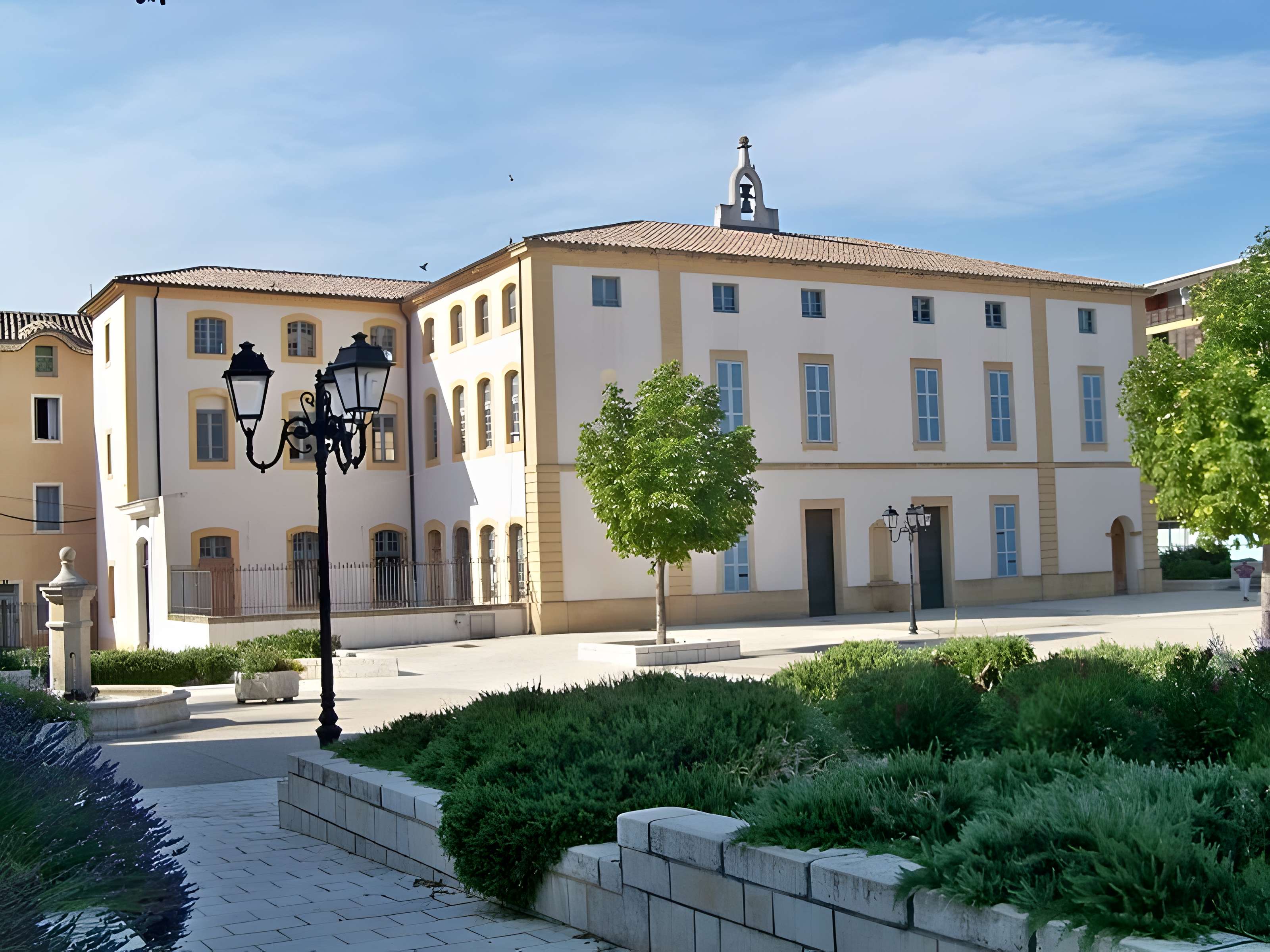 Centre hospitalier cours Pourtoules d'Orange 