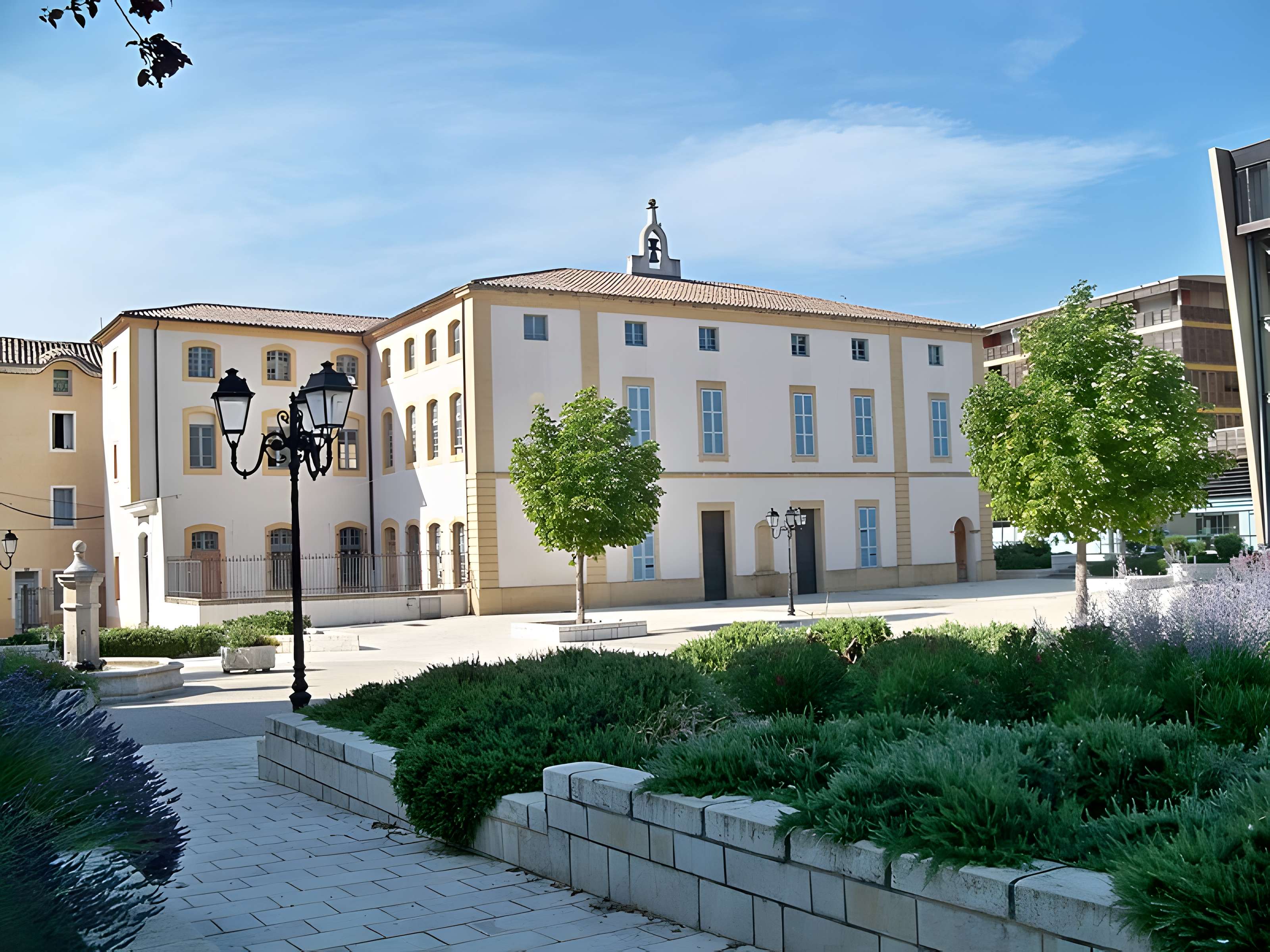 Centre hospitalier cours Pourtoules d'Orange