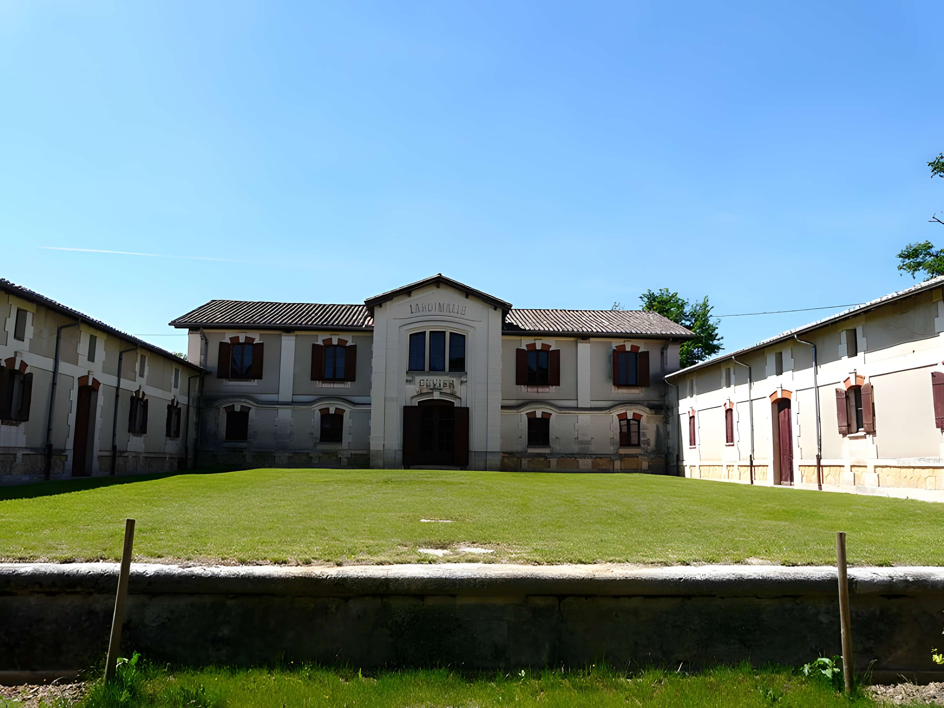 Chai de Lardimalie à Saint-Pierre-de-Chignac