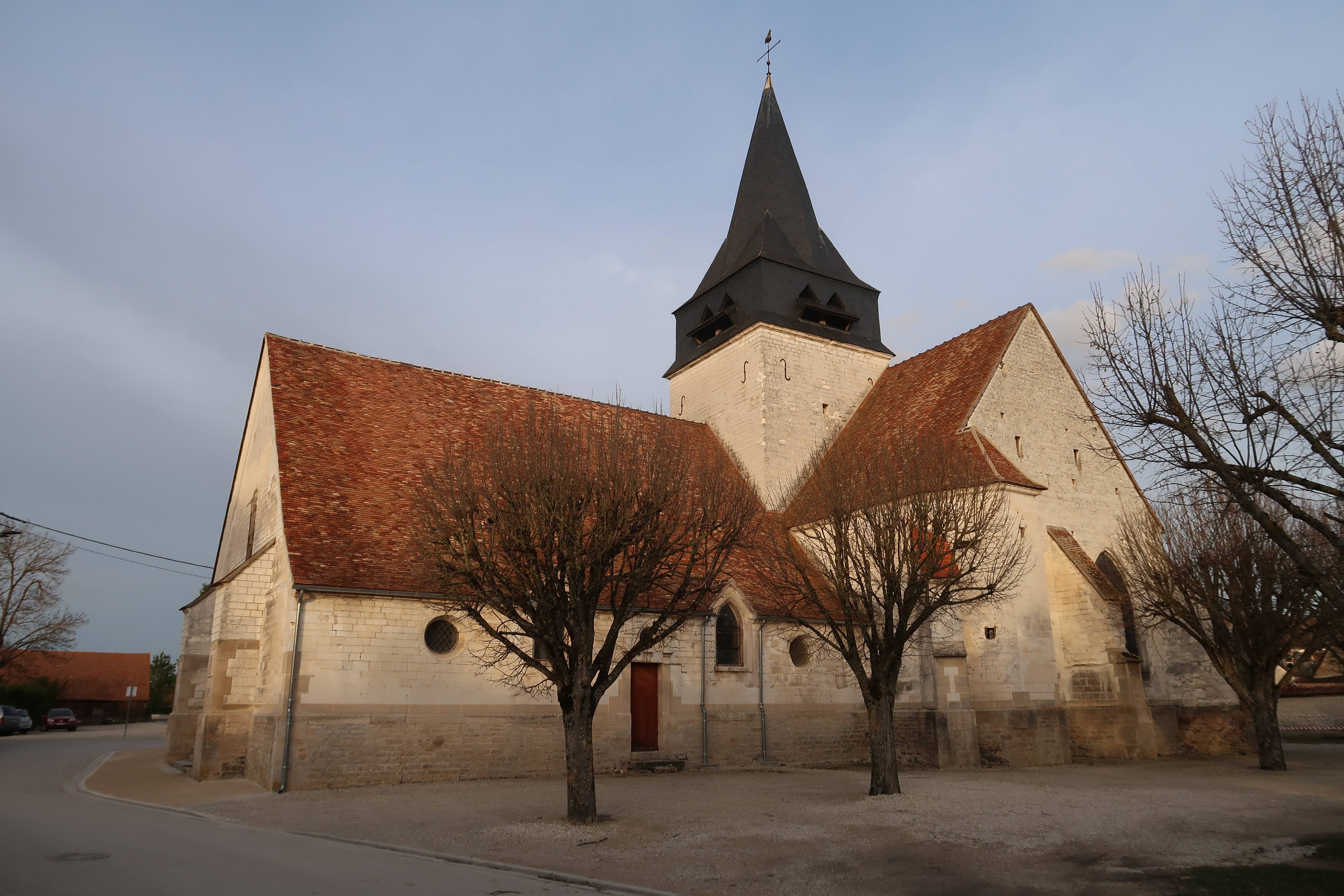 Photo de 圣朱利安-勒霍斯皮塔利耶-德普兰西-勒阿巴耶教堂