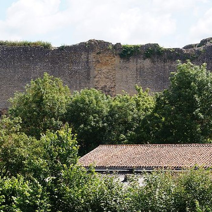 Photo de Château de Gençay