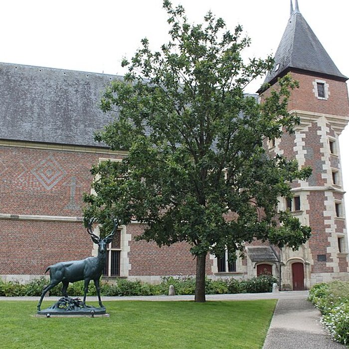 Photo de Château-musée de Gien : chasse, histoire et nature en Val-de-Loire
